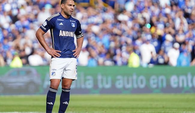 Falcao despierta interés de clubes argentinos mientras evalúa su futuro