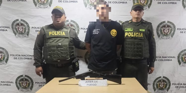 Tras rápida reacción policial fue capturado un hombre en flagrancia portando una escopeta en el sector Miramar de Ciénaga, Magdalena