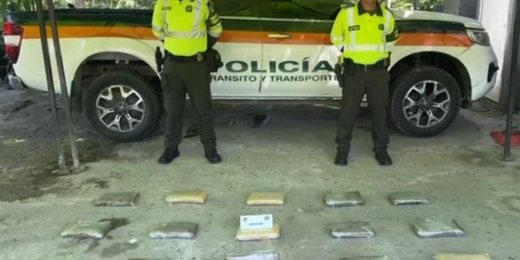 Policía incauta droga camuflada como encomienda en empresa de mensajería