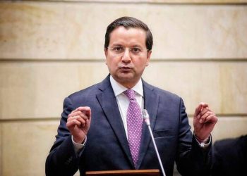 David Luna renunciaría al Senado para postularse a la presidencia; César Lorduy asumiría su curul
