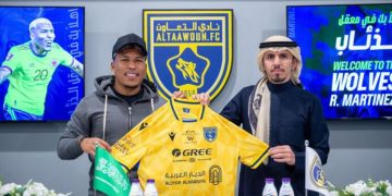 Roger Martínez, nuevo jugador de Al-Taawon