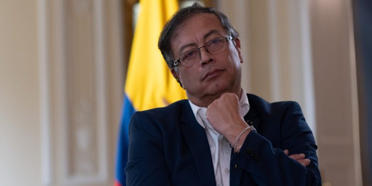 MinHacienda evalúa impuestos notariales y a juegos de azar en el marco de la conmoción interior