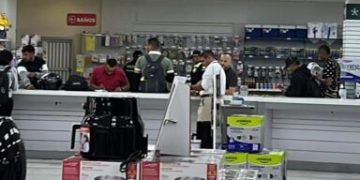 Encuentran a hombre sin vida en baño de supermercado en Barranquilla