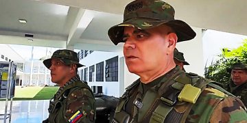 Padrino responde a González: “Para ser comandante en jefe, primero debe ganar una elección”
