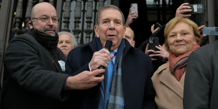 Exmandatarios piden a la OEA gestiones para que Edmundo asuma la presidencia