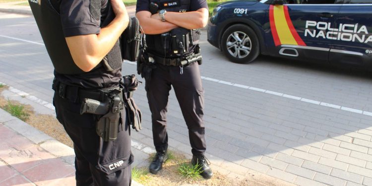 Investigan en España la detención de una colombiana que terminó en la UCI