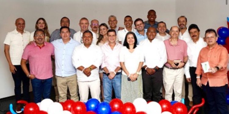 Bancada de Cambio Radical le pide a Germán Vargas Lleras que se lance a la Presidencia de la República