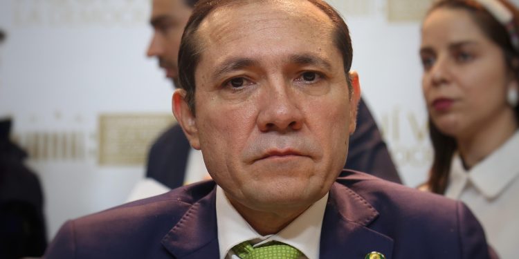 Gustavo Petro nombra a Antonio Sanguino como nuevo ministro de Trabajo