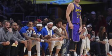 Doncic se luce con triple-doble y derrota a los Mavericks