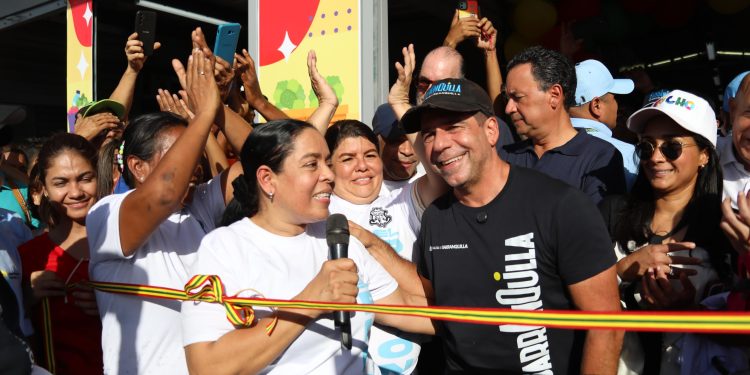 Alcalde Alejandro Char inaugura primera etapa del Mercado Público El Playón