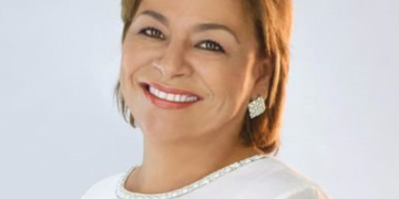 El CNE confirma que Esperanza Andrade asumirá la curul de José Alfredo Marín