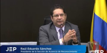 La JEP en la mismas de la izquierda: ordena esconder Holocausto del Palacio de Justicia debajo de la alfombra