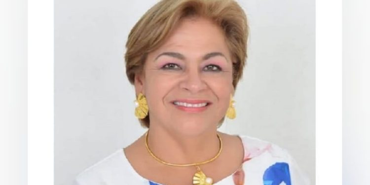 Esperanza Andrade asumiría la curul en el Senado tras renuncia de José Alfredo Marín