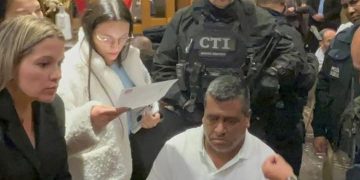 Capturan en Bogotá a alias “Araña”, líder de los comandos de frontera. Tiene circular roja