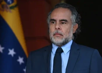 Fajardo critica nombramiento de Benedetti: “el cambio quedó en la basura”