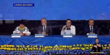 Cierran las urnas en las elecciones generales de Ecuador y comienza el conteo de votos