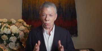 Juan Manuel Santos responde a Álvaro Uribe: “No use ataques infundados para desviar la atención”