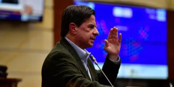 “Para participar en el debate político” renunció al Ministerior del Interior, Juan Fernando Cristo