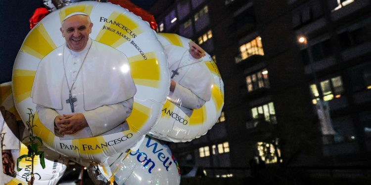 “Bien la noche y está descansando”: informó el Vaticano en torno a la salud del Papa