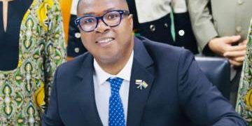 Procuraduría abrió investigación contra el embajador de Colombia en Ghana por la presunta retención de sus hijos y violencia intrafamiliar