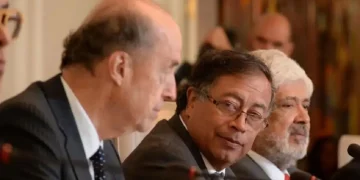 Álvaro Leyva critica duramente a Gustavo Petro por su gestión y renuncias ministeriales