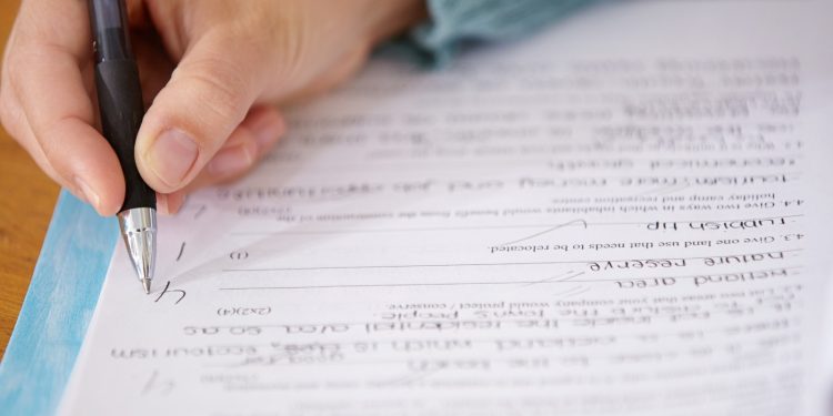 Procuraduría destituyó e inhabilitó a exdocente de Bogotá por aportar diploma falso para posesionarse y mantenerse en el cargo