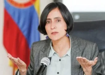 Advierten posible arresto de 6 meses y multa de 20 salarios mínimos mensuales contra Susana Muhamad por incumplir fallo en tutela