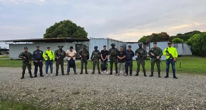 Soldados y policías capturan a tres criminales de la Estructura Primera Armando Ríos en el Guaviare