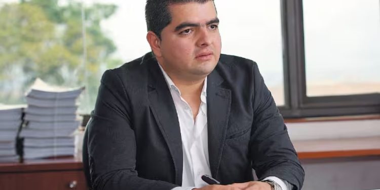 Consejo de Estado suspende título profesional de Julián Bedoya por irregularidades en su graduación
