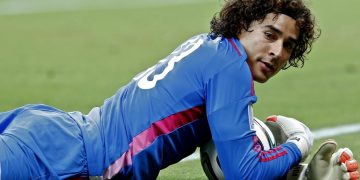 La IFAB aprueba cambios en el reglamento: Menos tiempo para los porteros y pruebas de la ‘Ley Wenger’