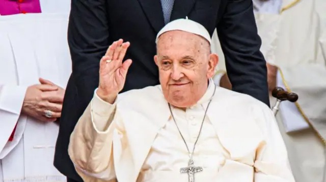 Francisco iguala la segunda hospitalización más larga de un Papa