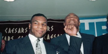Mike Tyson lamenta la muerte de George Foreman: “Su contribución al boxeo nunca se olvidará”