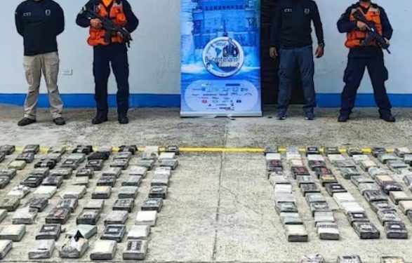 Armada incauta 232 kilogramos de cocaína ocultos en buque de carga en Cartagena