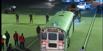 EE.UU. deporta a 238 miembros del Tren de Aragua y 23 de la MS-13 a El Salvador