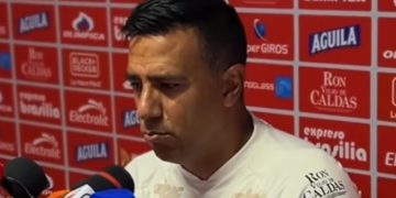 César Farías sobre su equipo: “Fue una semana buena de trabajo, hubo hasta puños”