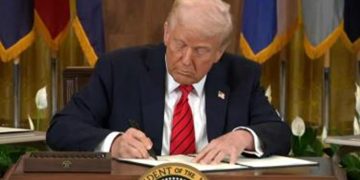 Trump revoca el “parole humanitario” y obliga a más de 530.000 inmigrantes a abandonar EE.UU. antes del 24 de abril