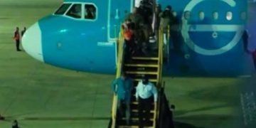 Así fue la llegada de los primeros 238 integrantes del Tren de Aragua a cárceles salvadoreñas