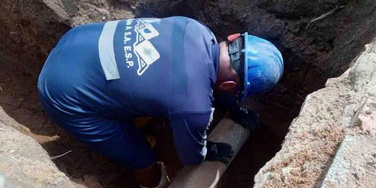 Por mantenimiento y reparación de fuga agua, suspenden temporalmente el servicio en estos sectores