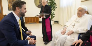 El Papa Francisco recibió al vicepresidente de EE. UU. en su última audiencia oficial