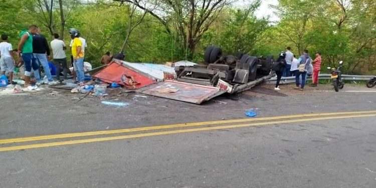 Siniestro vial en “La vuelta de la Mina”, entre Agustín Codazzi y San Diego