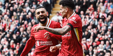 Luis Díaz y Van Dijk sostienen el sueño del título: Liverpool vence a West Ham 