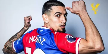 Daniel Muñoz extiende su vínculo con Crystal Palace hasta 2028
