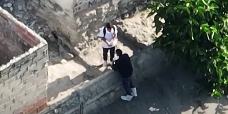 Capturan a presunto expendedor de droga en Los Laureles con ayuda de un dron