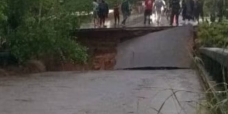 Emergencia en Córdoba: dos puentes se desploman y dejan incomunicadas a varias comunidades