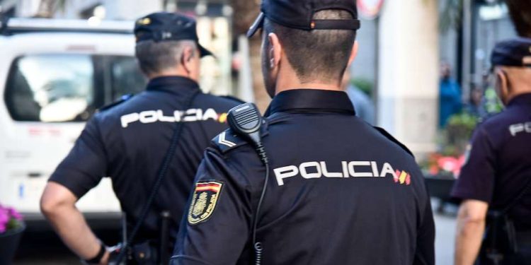 Detienen a mujer en España por intentar vender a su bebé recién nacido por 2.000 euros