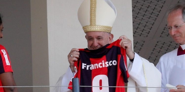 El hincha de San Lorenzo que llevó su pasión futbolera al Vaticano