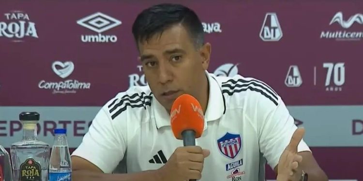 César Farías defiende el liderato de Junior: “No creo que un equipo que esté de primero tenga sinsabores”
