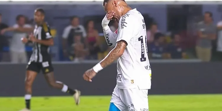 Neymar sufre nueva lesión y se retira entre lágrimas