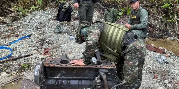 Destruida maquinaria amarilla empleada para la explotación ilícita de yacimientos mineros en el Valle del Cauca