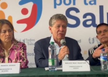 Bruce Mac Master pide al Gobierno acatar fallo de la Corte sobre la UPC y alerta sobre ineficacia de mesas técnicas